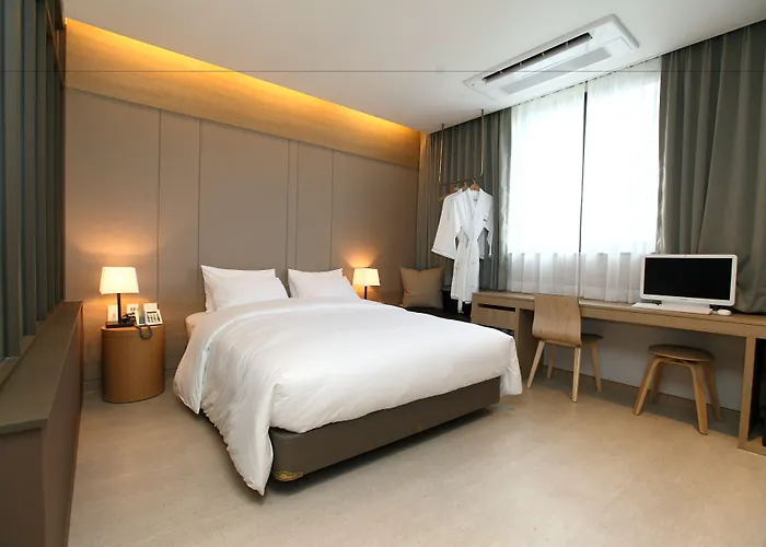 Hotel Bricks 3*
