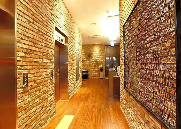Bricks Hotel 3*