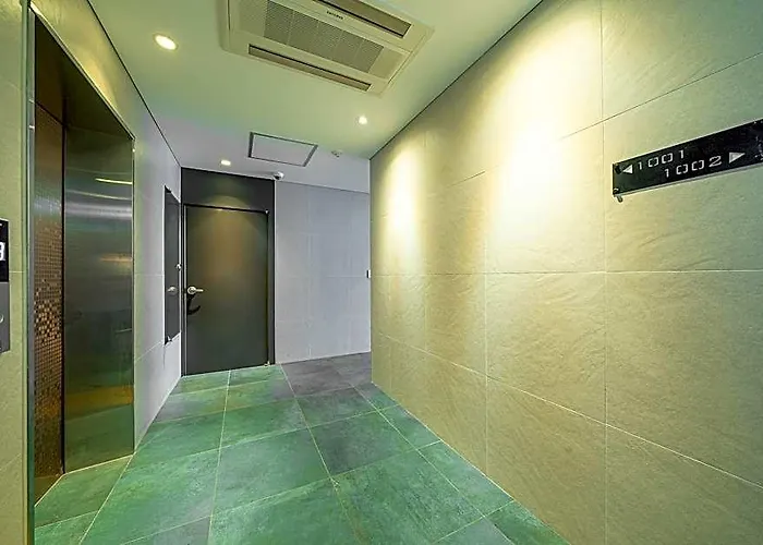 Hotel Bricks 3*